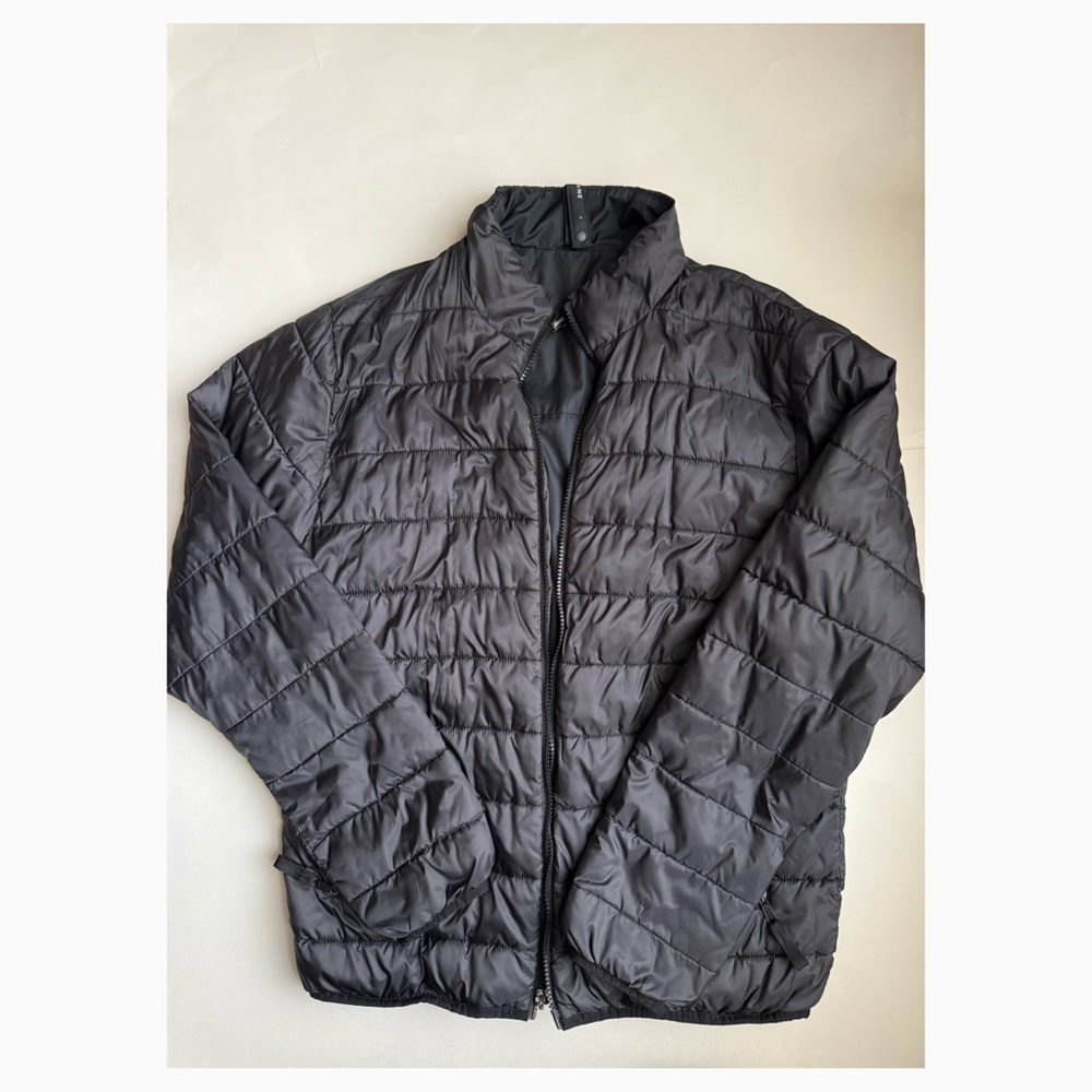 Everlane ReNew Men’s Lightweight Puffer Jacket - Size Small (Used)